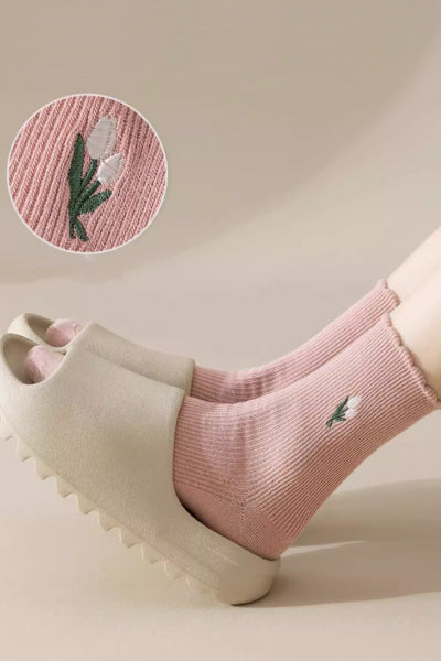 Women's Crew Socks Long Staple Cotton 5 Pairs Floral Embroidered Ruffled