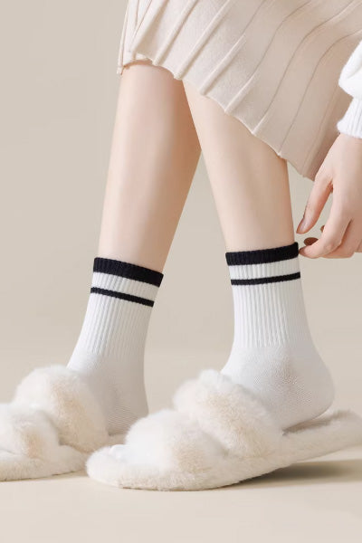 Women's Crew Socks Long Staple Cotton 5 Pairs Lace Solid Color