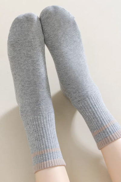 Women's Crew Socks Long Staple Cotton 5 Pairs Lace Solid Color