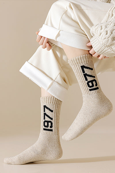 Women's Extra Thick Wool Crew Socks - Number Pattern Thermal Winter Socks 2 Pack