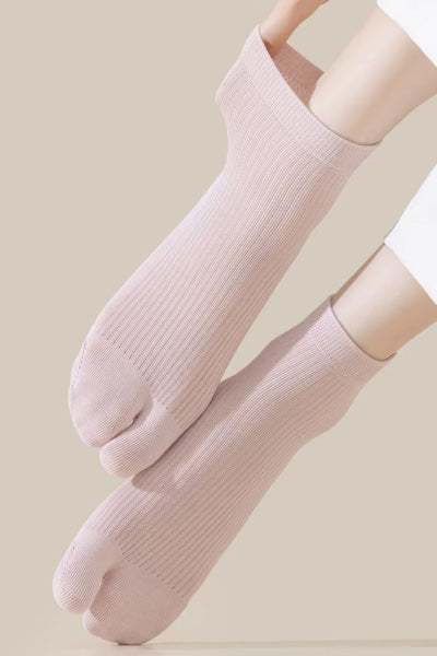 Women's Ankle Socks Long Staple Cotton Split Toe Five Finger 4 Pairs Solid Color
