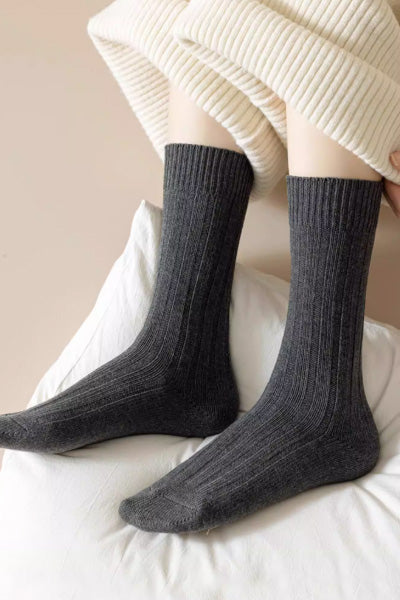 Women's Crew Socks Long Staple Cotton 4 Pairs Solid Color