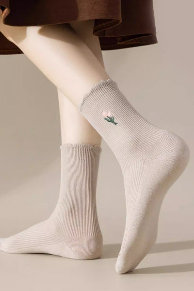 Women's Crew Socks Long Staple Cotton 5 Pairs Floral Embroidered Ruffled