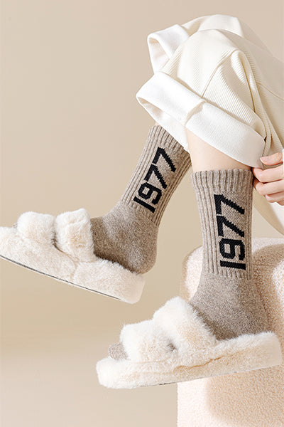 Women's Extra Thick Wool Crew Socks - Number Pattern Thermal Winter Socks 2 Pack