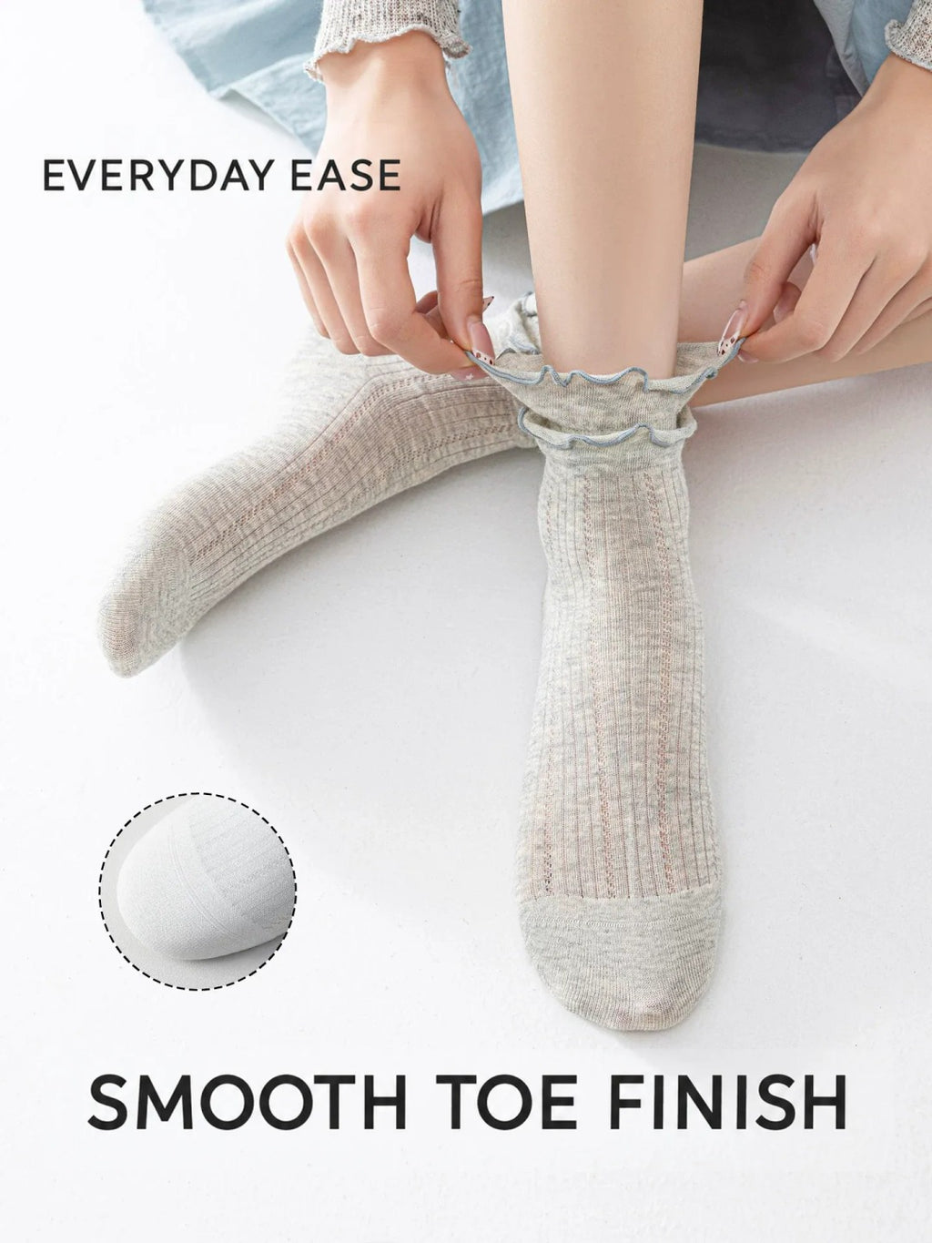 Ankle socks with a smooth toe finish