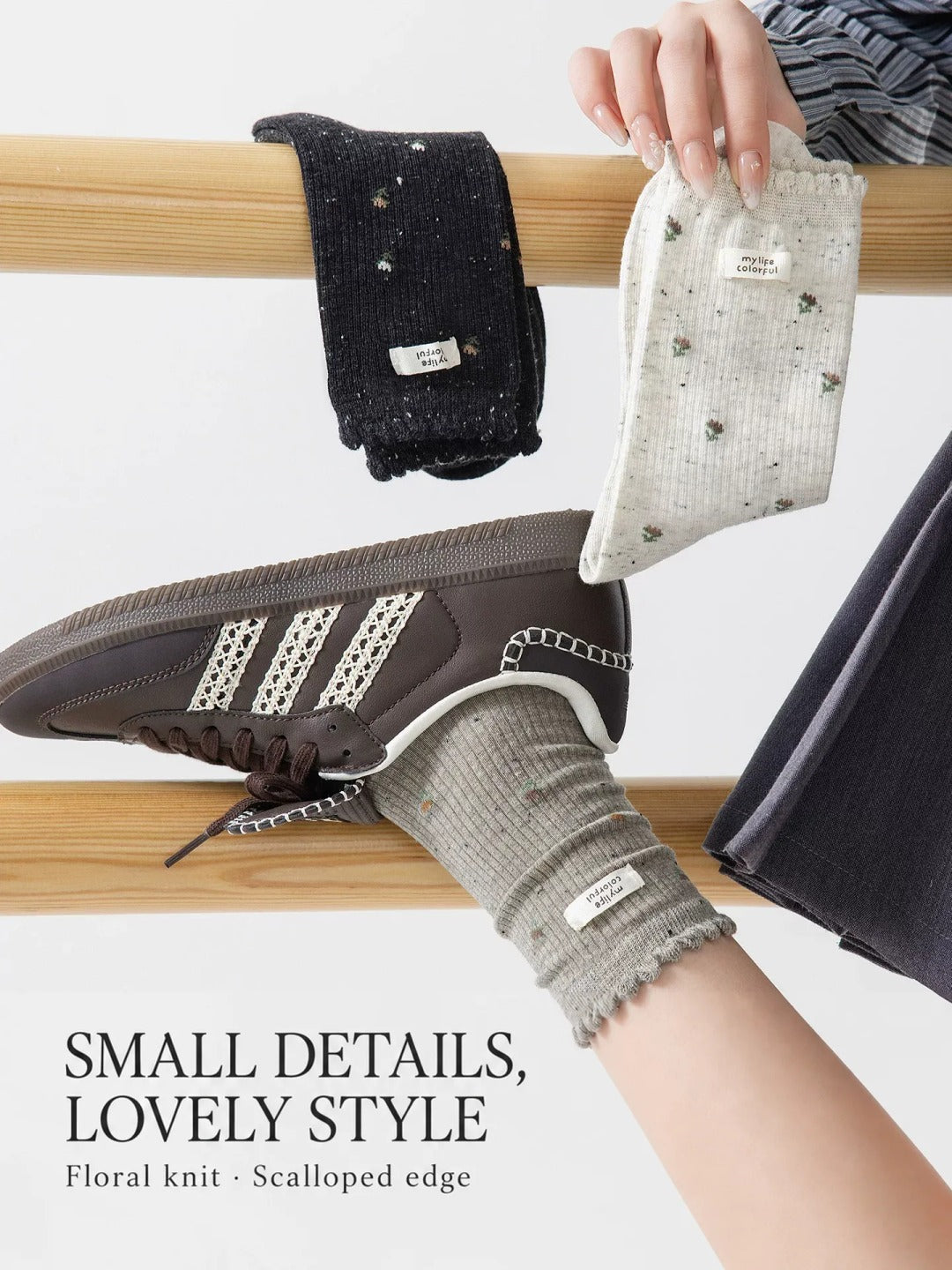 Floral scalloped crew socks — g3
