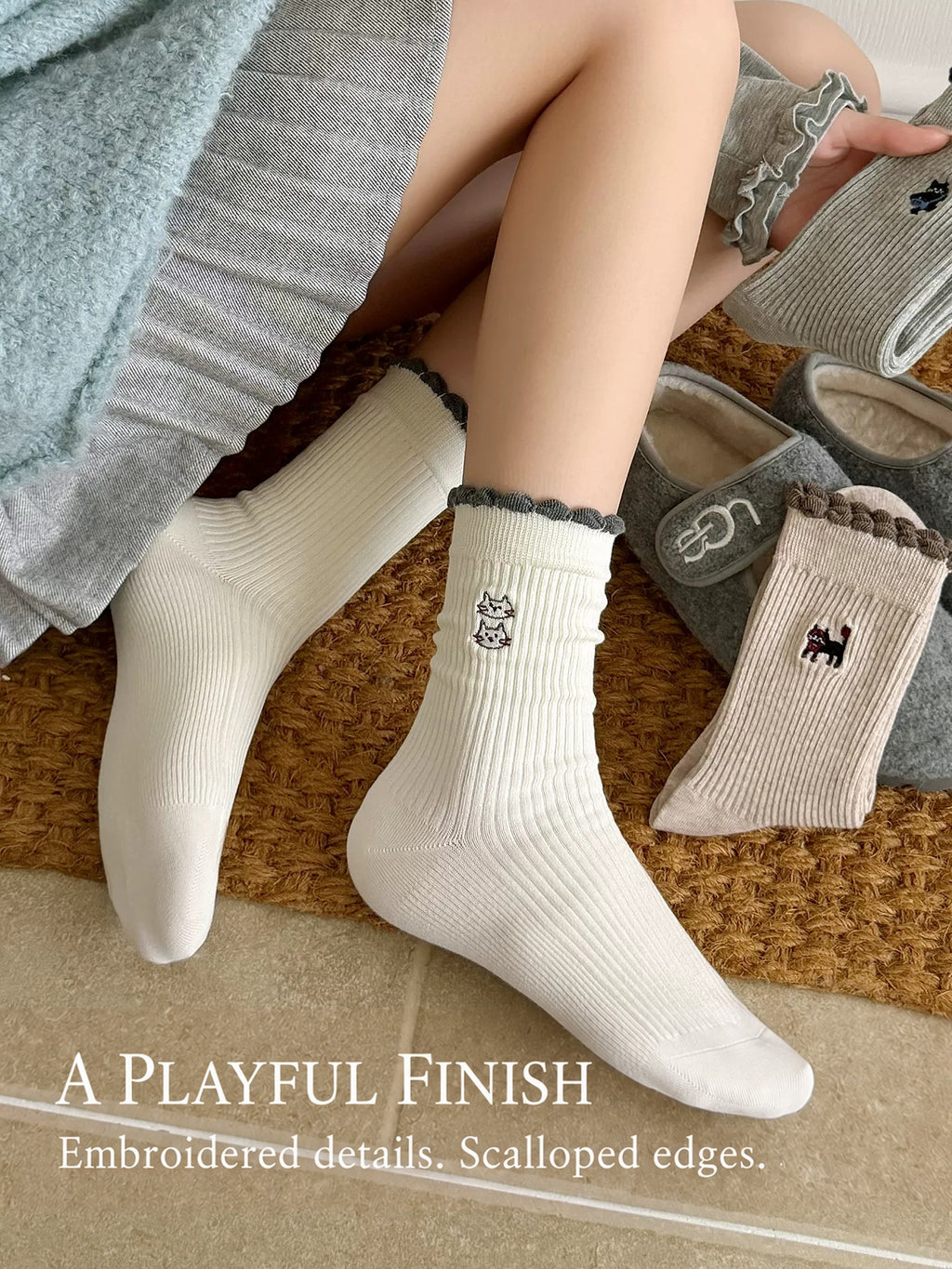 English main image 2 Scalloped embroidered cotton crew socks