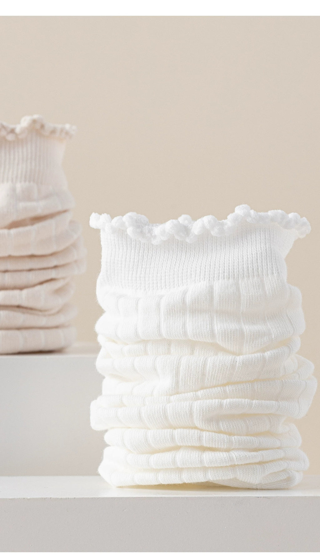 Women's ruffle-cuff split-toe cotton socks d31