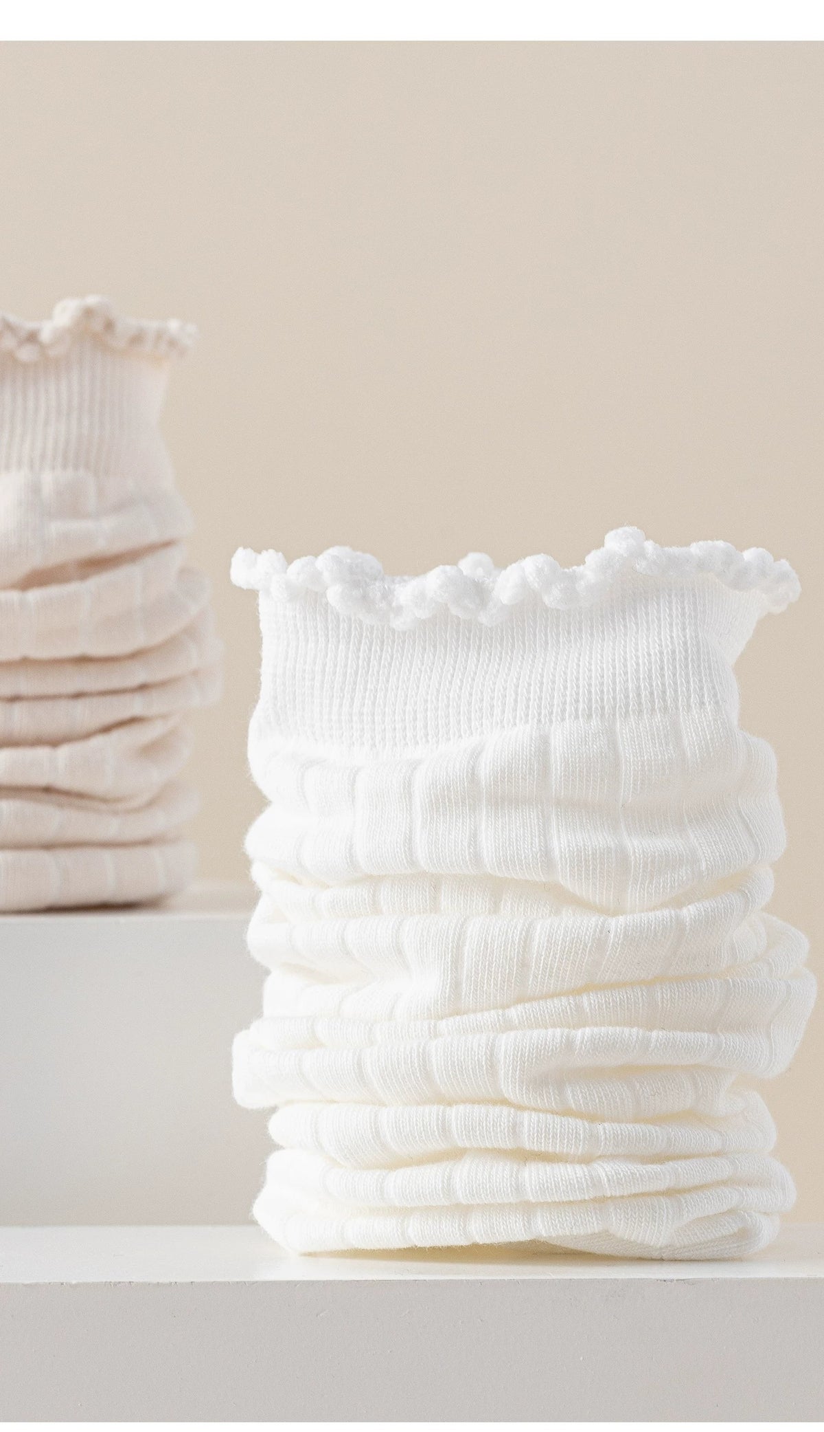 Women's ruffle-cuff split-toe cotton socks d31